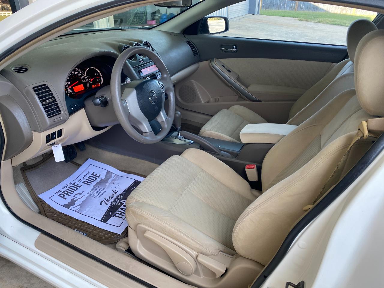 Nissan Altima 2.5 S Coupe 2010