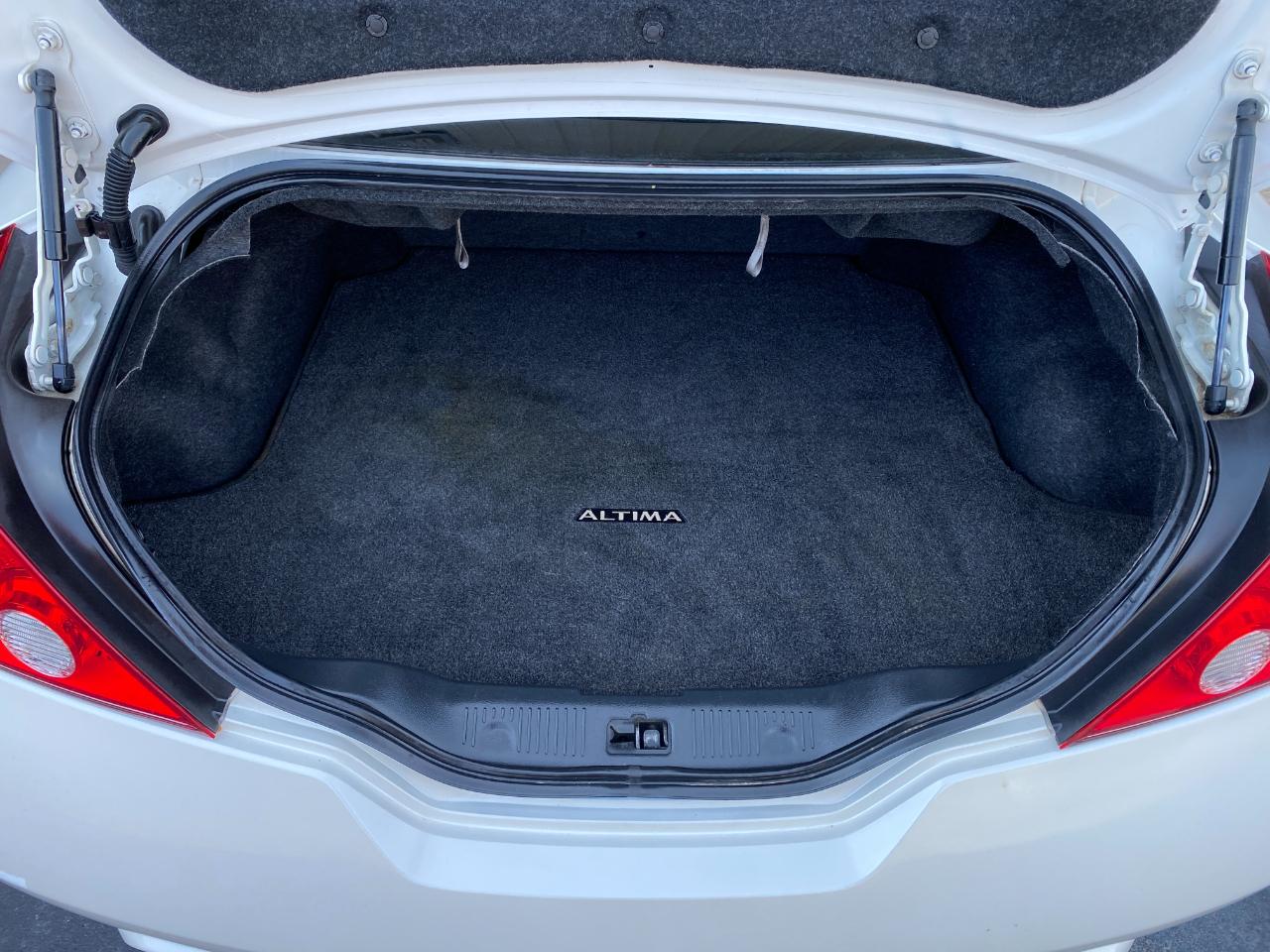 Nissan Altima 2.5 S Coupe 2010