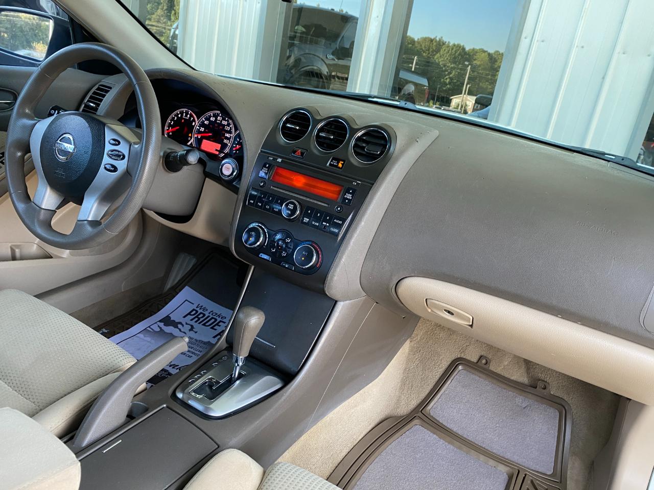 Nissan Altima 2.5 S Coupe 2010
