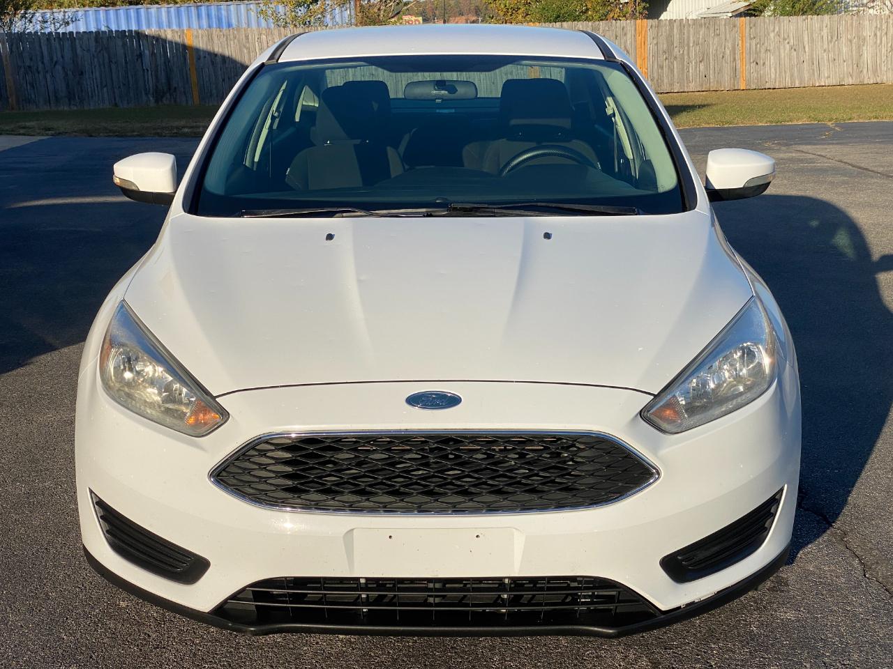 Ford Focus SE Sedan 2016