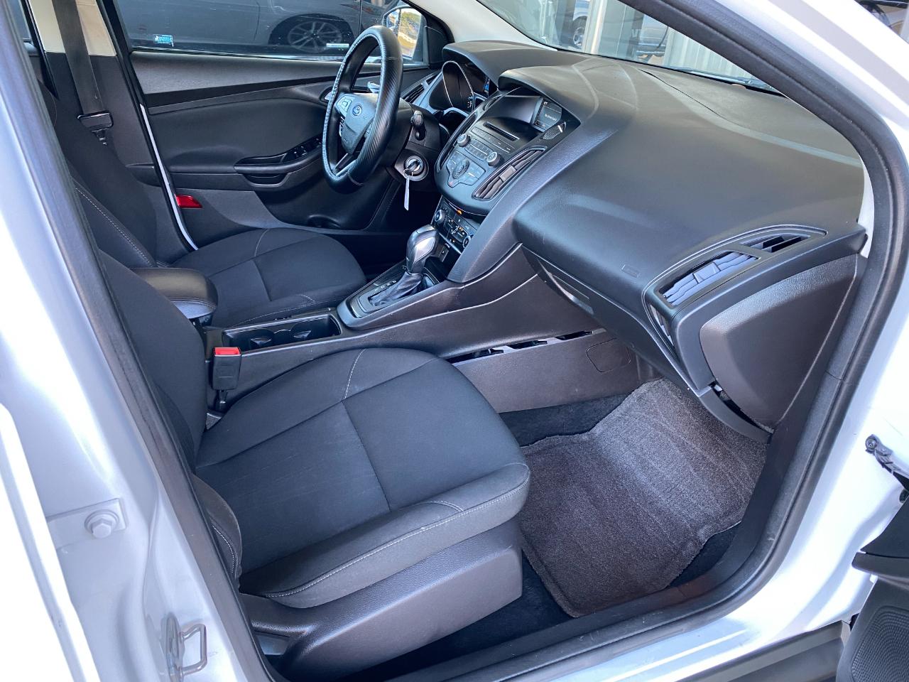 Ford Focus SE Sedan 2016