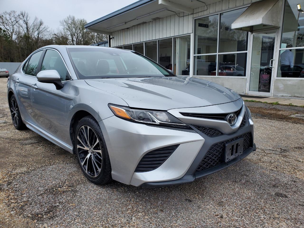 2019 Toyota Camry SE Auto (Natl)
