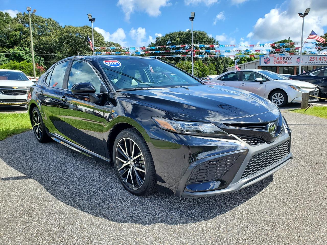 Toyota Camry SE Auto (Natl) 2021