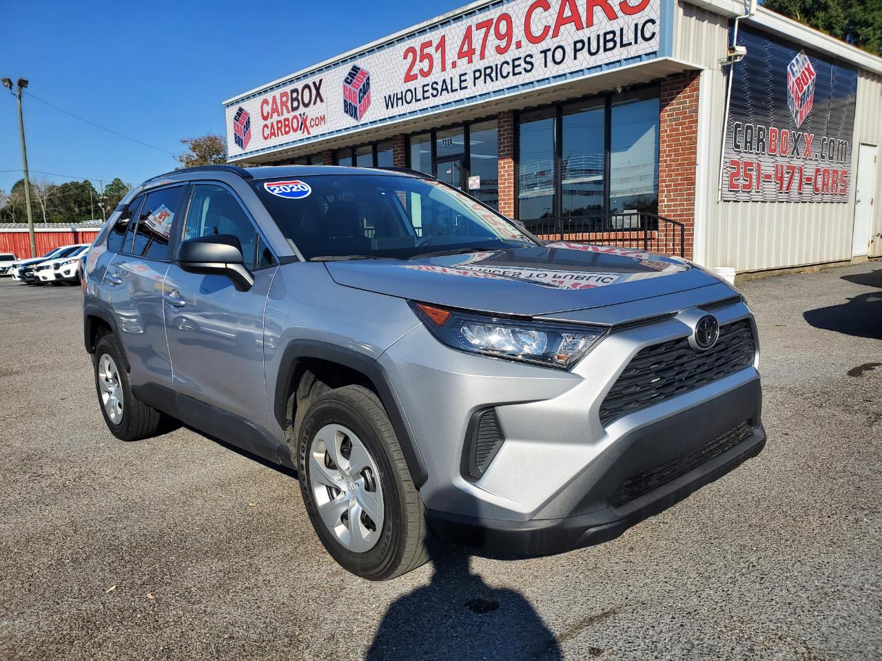 Toyota RAV4 LE FWD (Natl) 2020