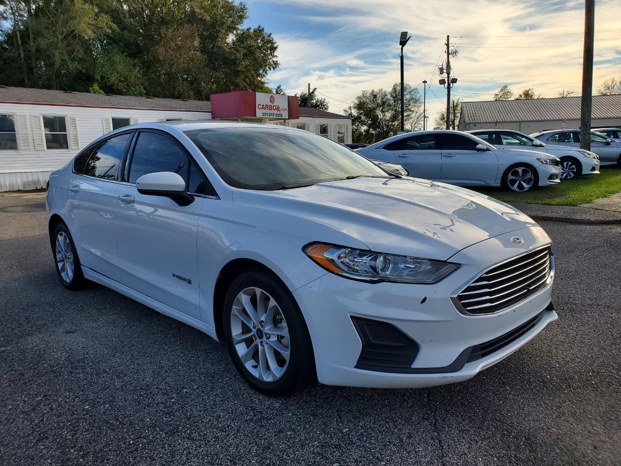 Ford Fusion Hybrid SE FWD 2019