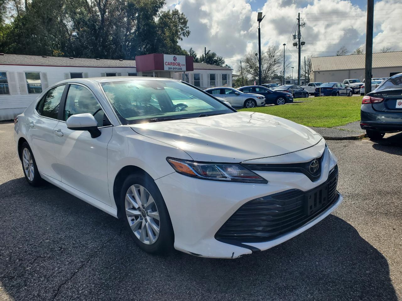 2020 Toyota Camry LE Auto (Natl)