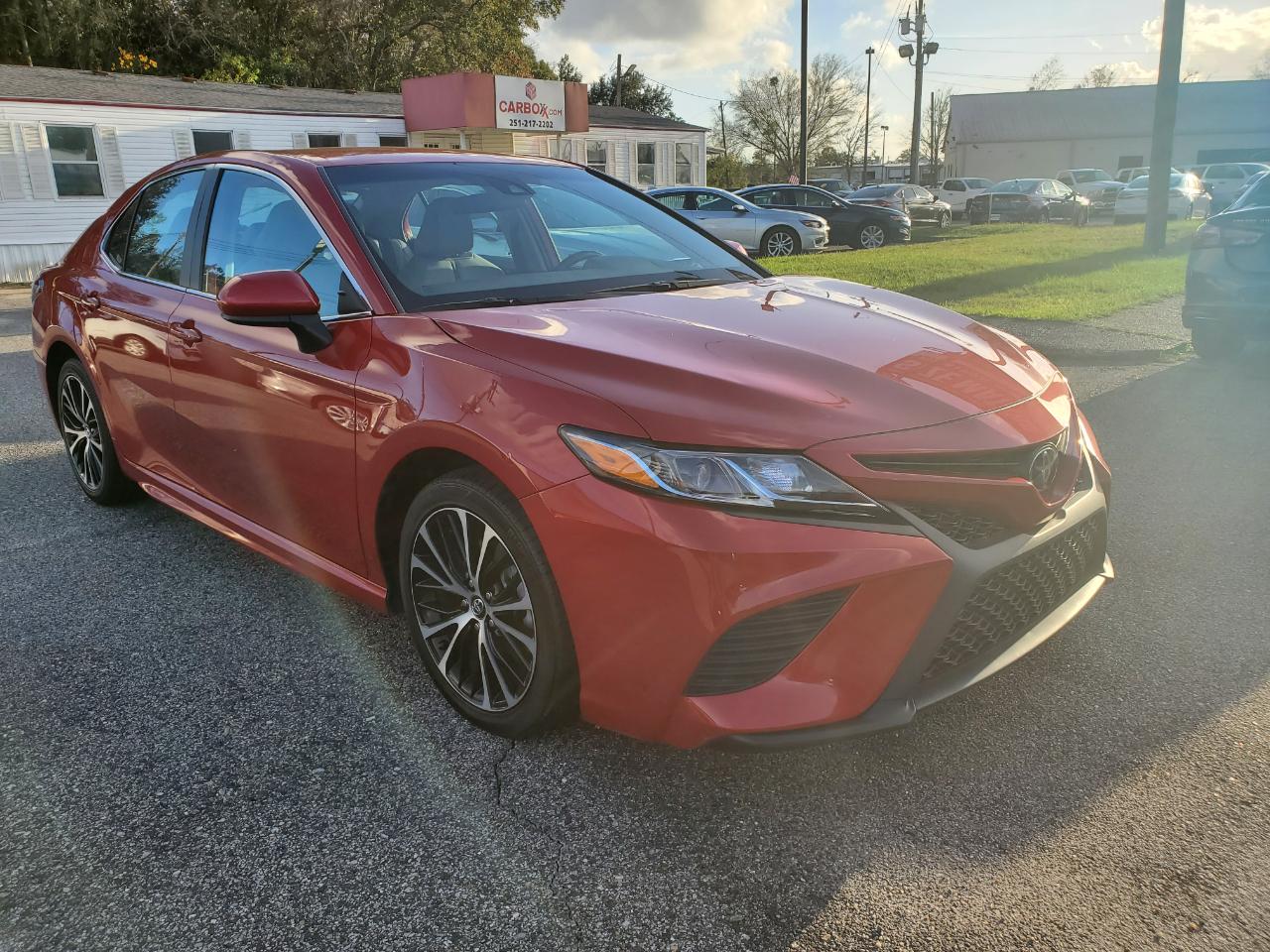 2020 Toyota Camry SE Auto (Natl)