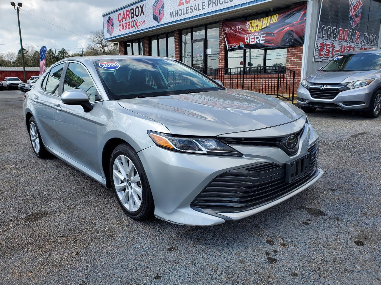 2020 Toyota Camry LE Auto (Natl)