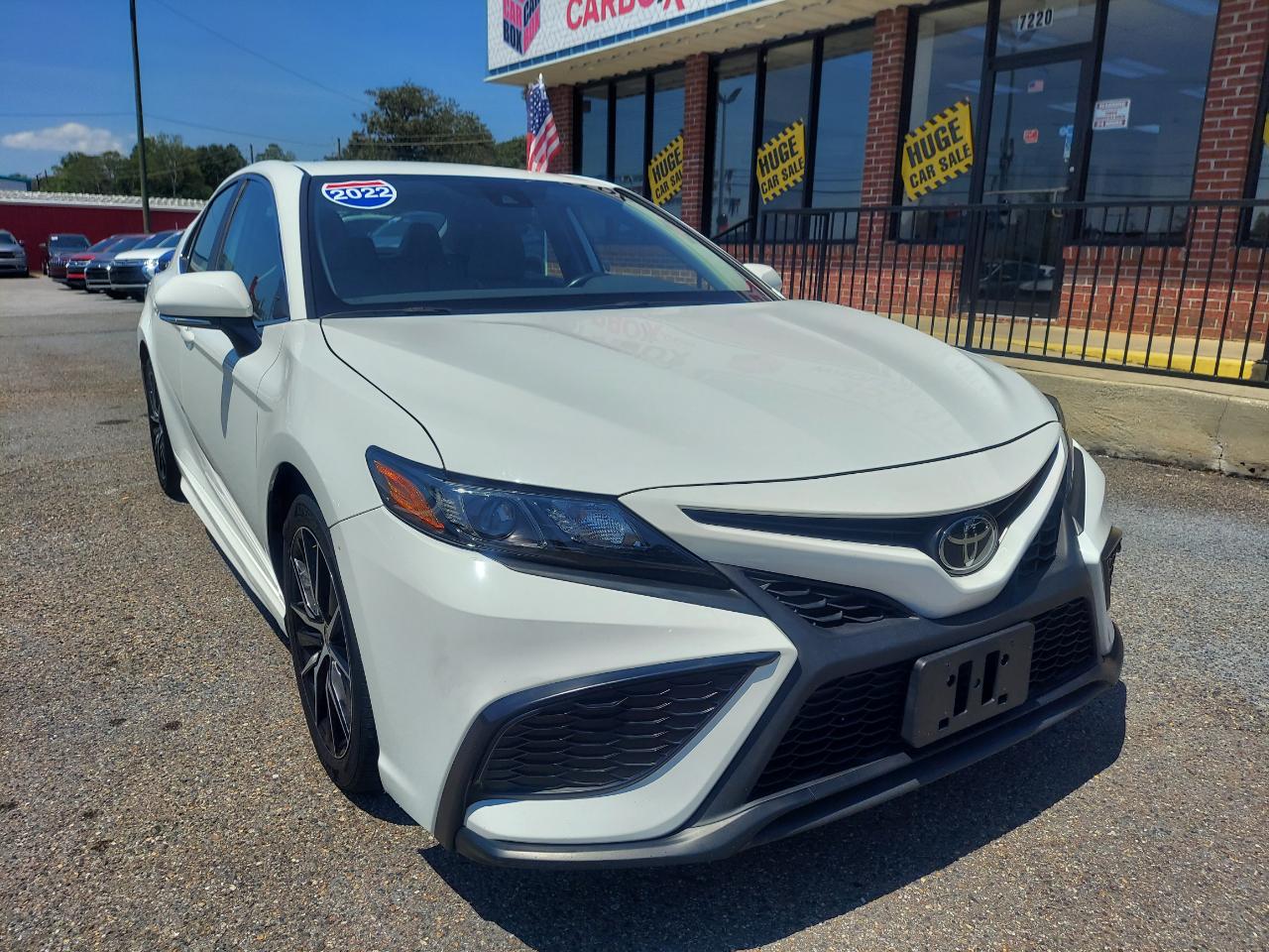 Toyota Camry SE Auto (Natl) 2022