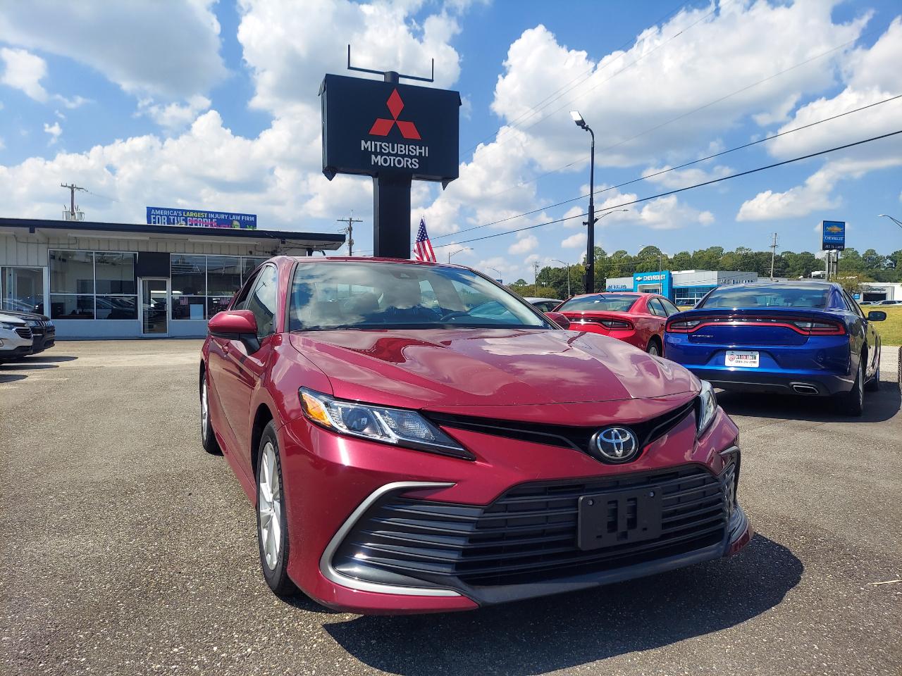 Toyota Camry LE Auto (Natl) 2021