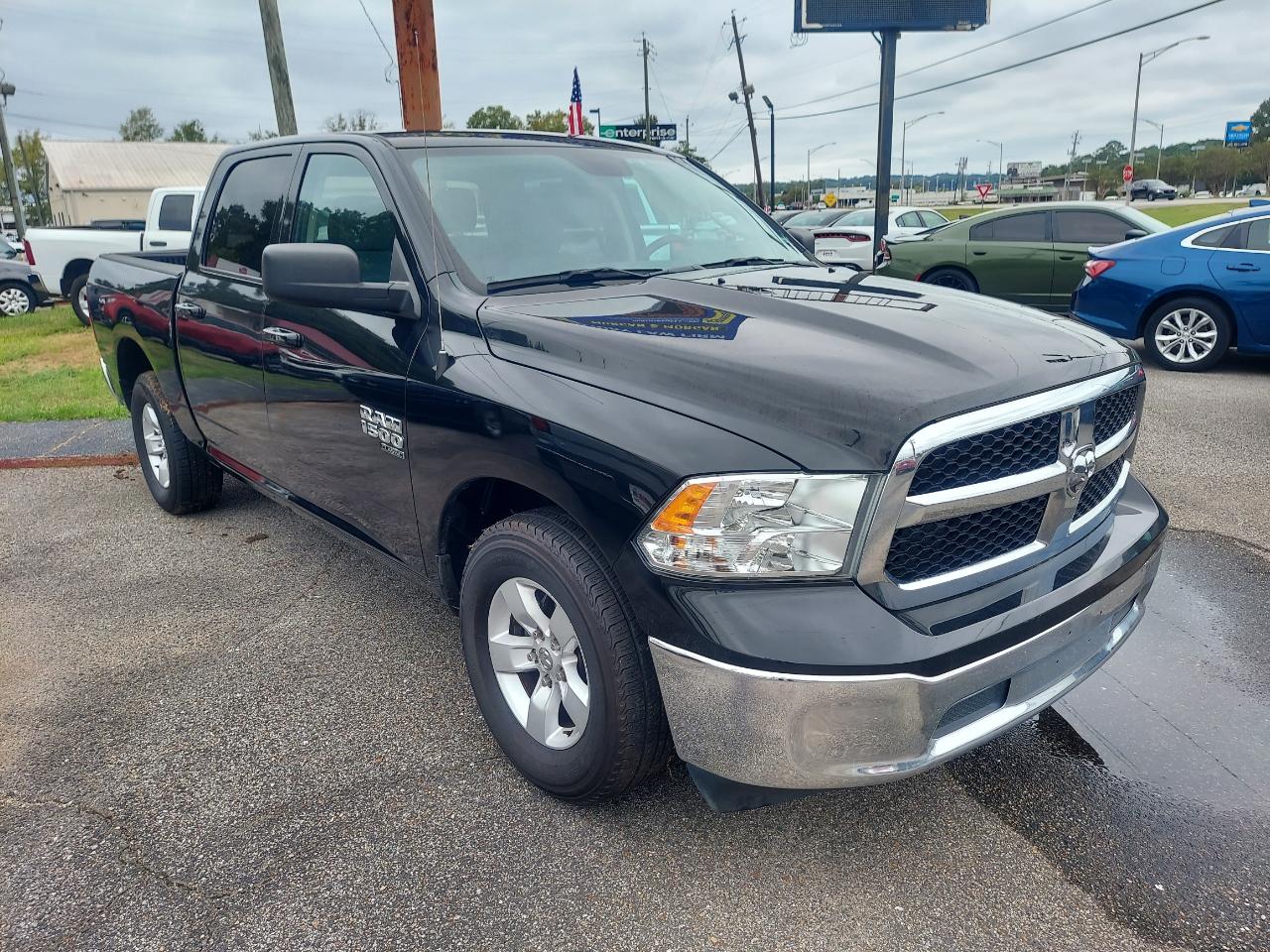 RAM 1500 Classic Warlock 4x2 Crew Cab 5'7" Box 2021