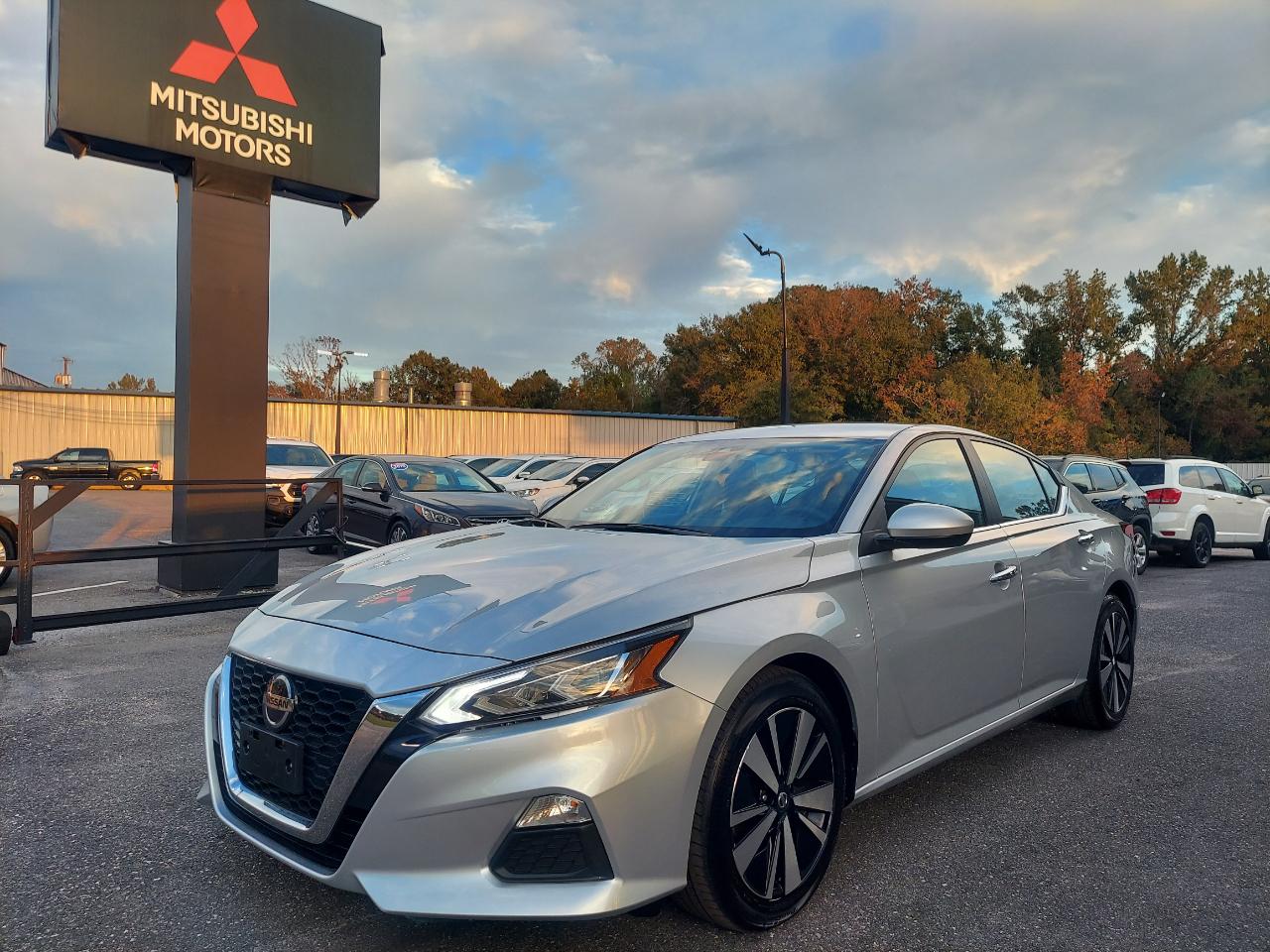 Nissan Altima 2.5 SV Sedan 2022