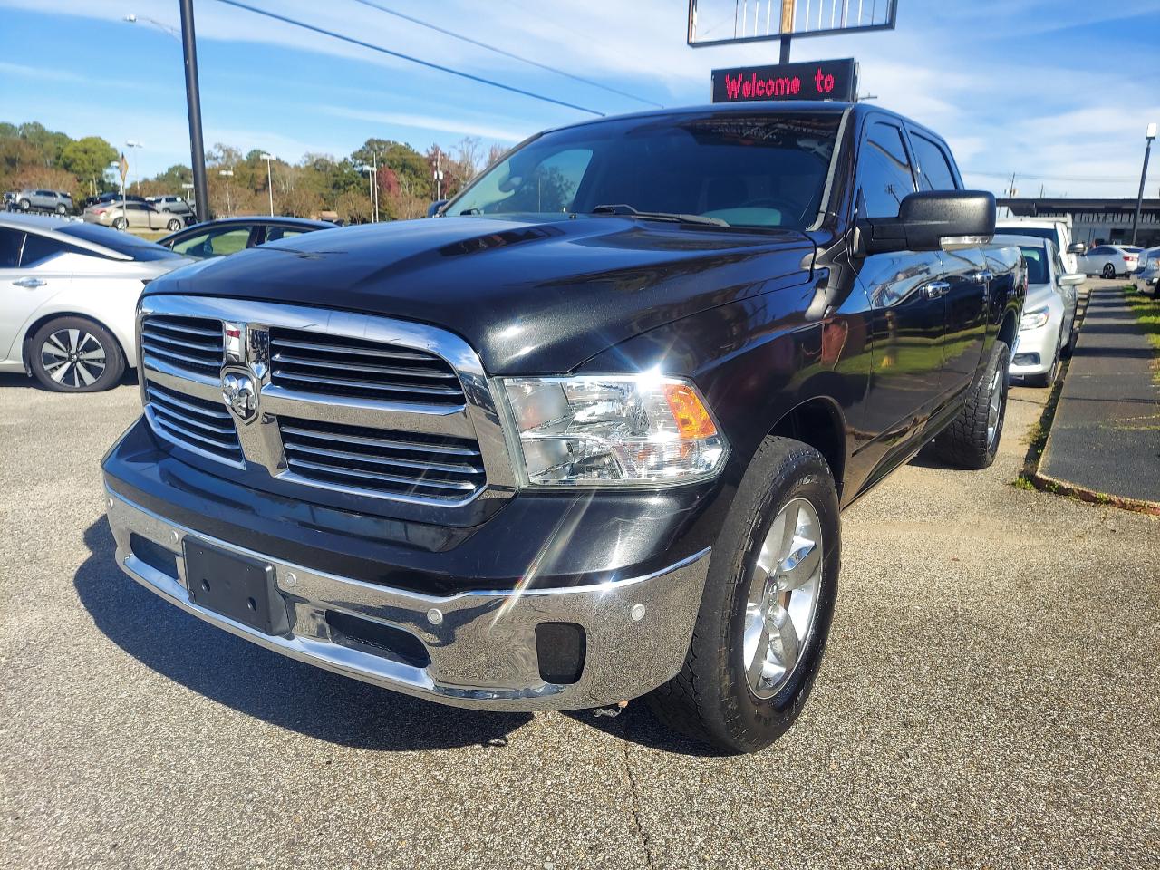 2017 RAM 1500 Lone Star 4x2 Crew Cab 5'7" Box