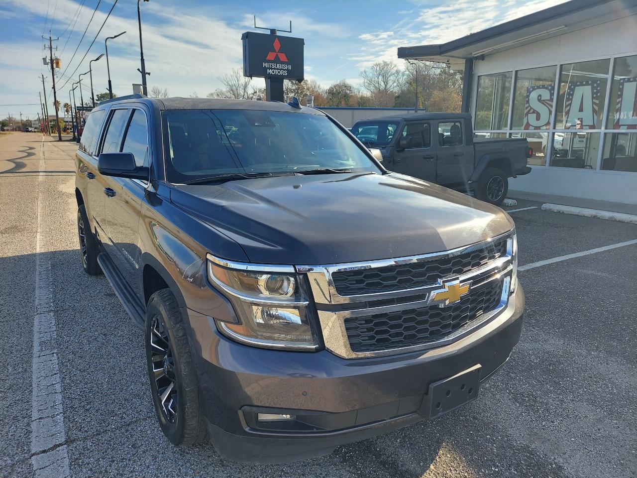 Chevrolet Suburban 2WD 4dr 1500 LT 2017