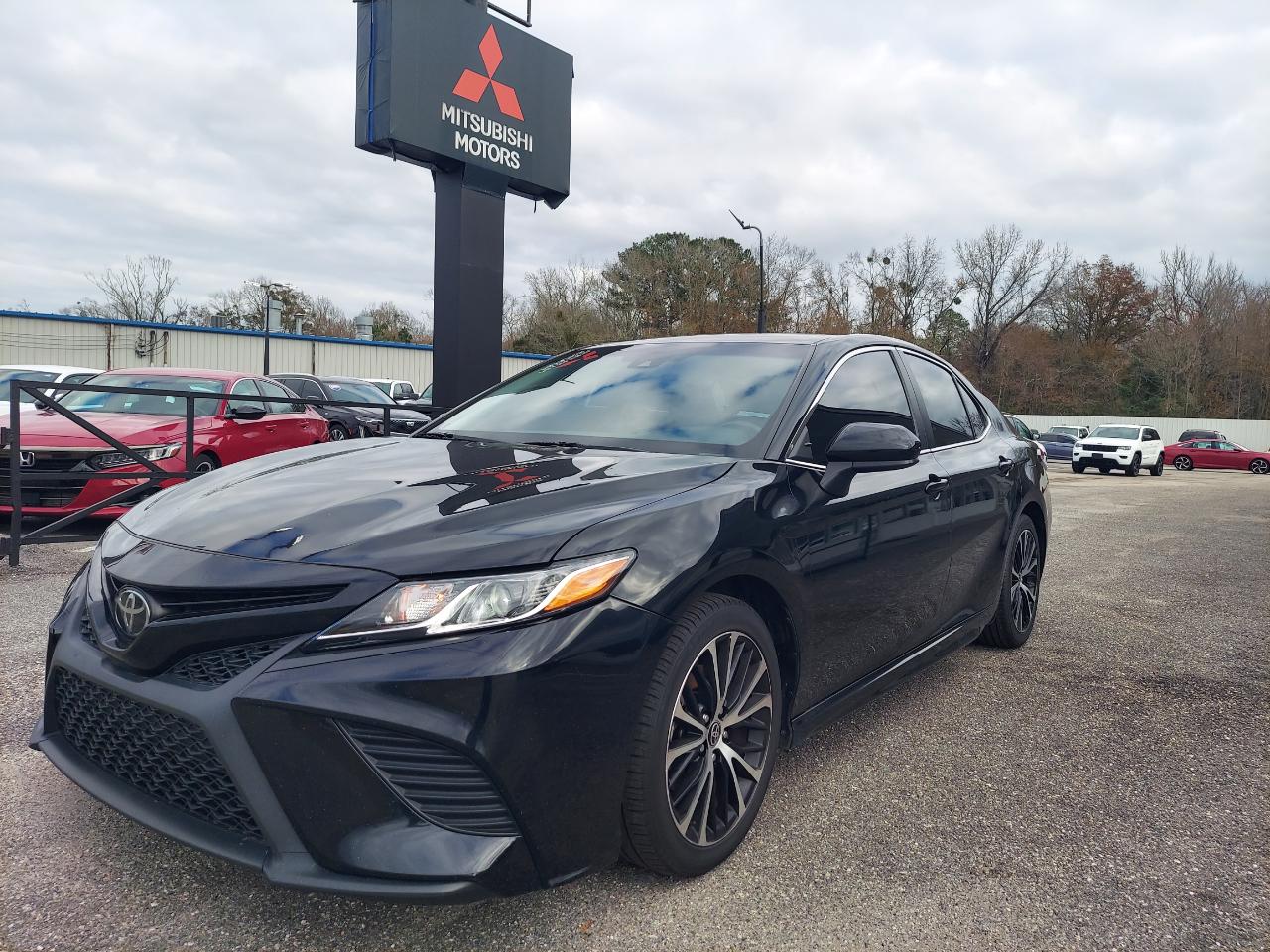 2020 Toyota Camry SE Auto (Natl)