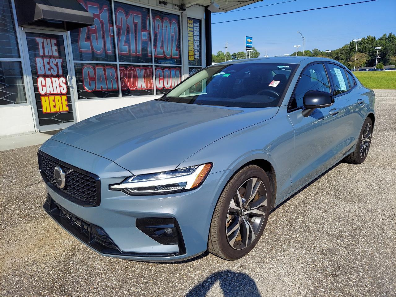 Volvo S60 B5 FWD Plus Dark Theme 2023