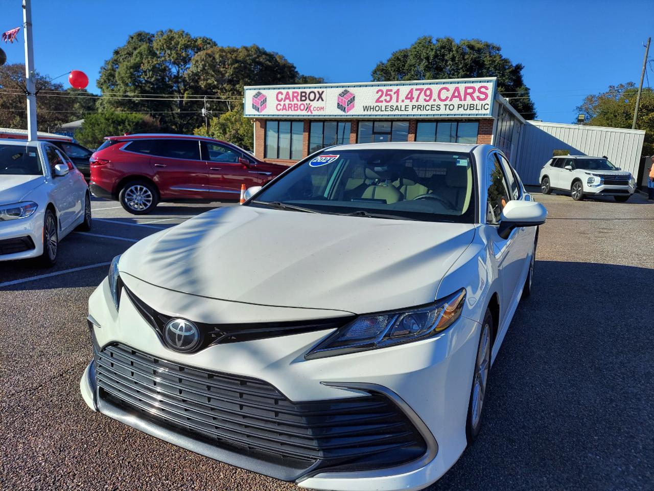 Toyota Camry LE Auto (Natl) 2021