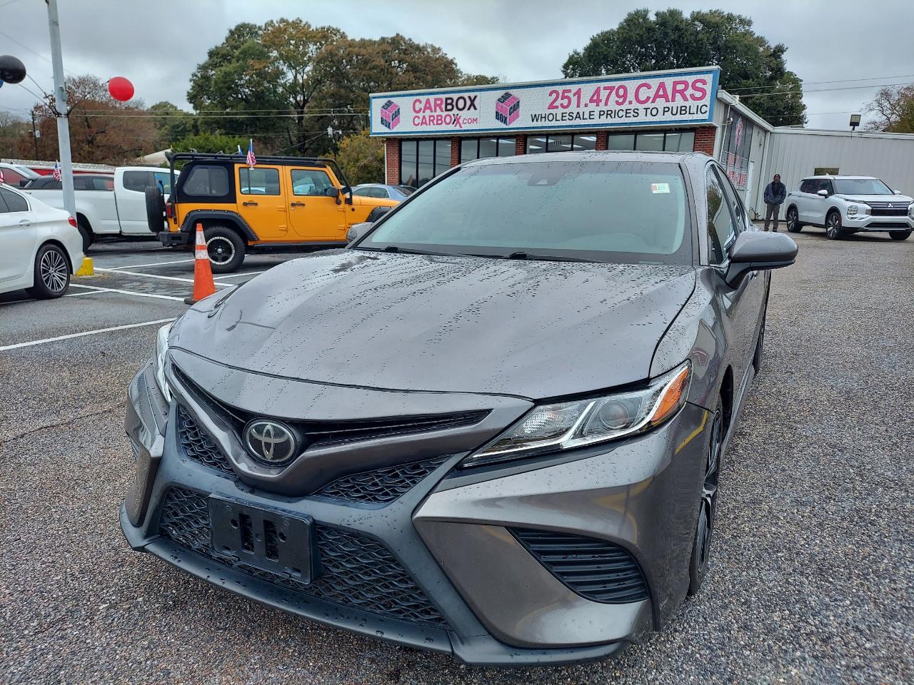 2020 Toyota Camry SE Auto (Natl)