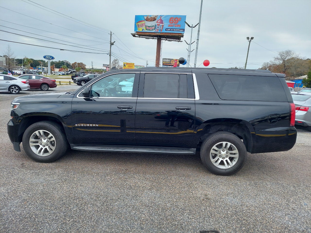 Chevrolet Suburban 2WD 4dr LS 2020