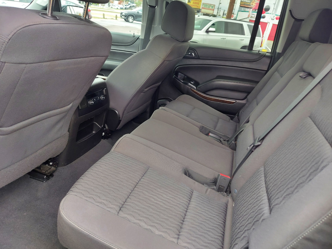 Chevrolet Suburban 2WD 4dr LS 2020