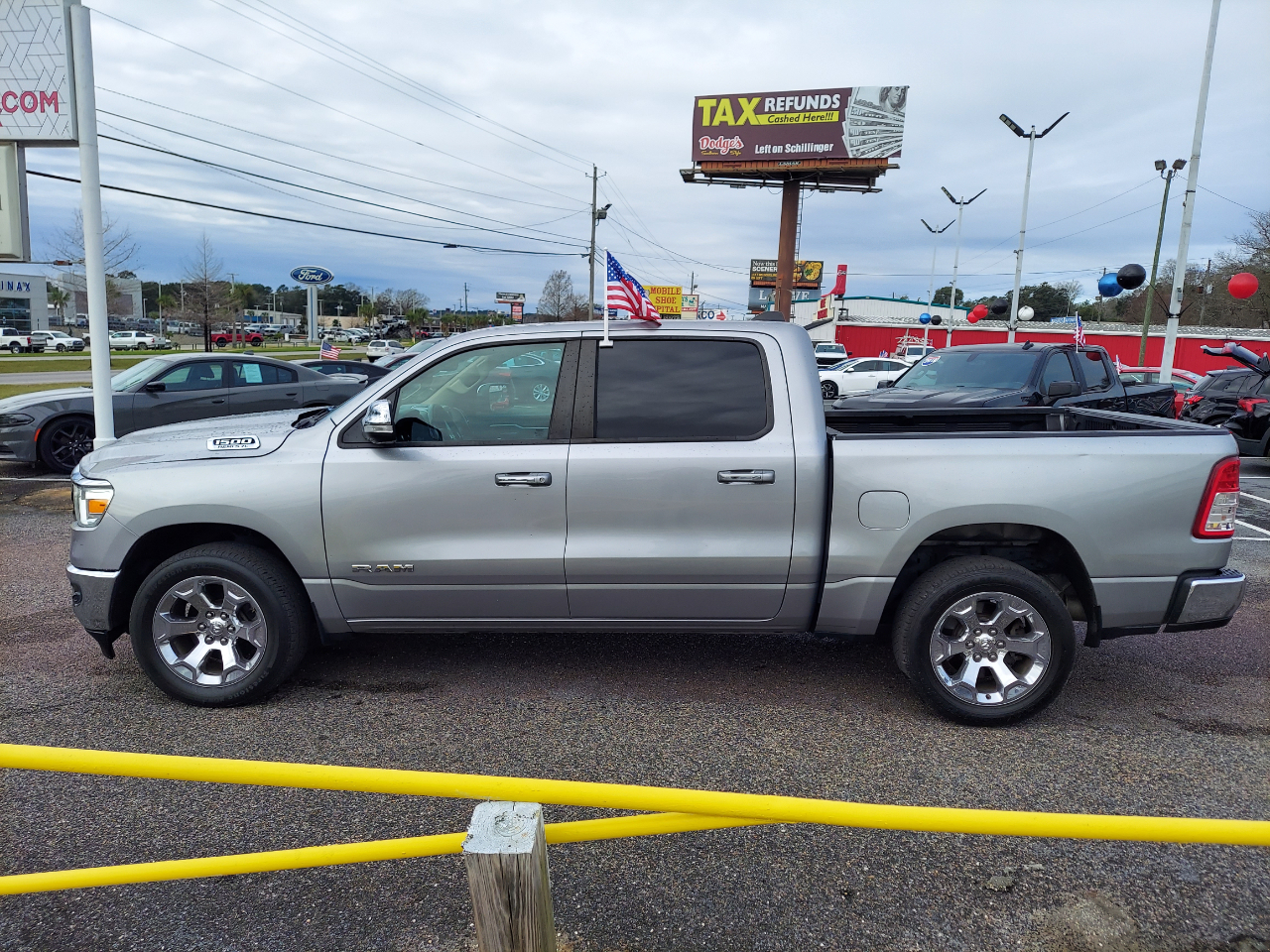 RAM 1500 Big Horn 4x4 Crew Cab 5'7" Box 2020