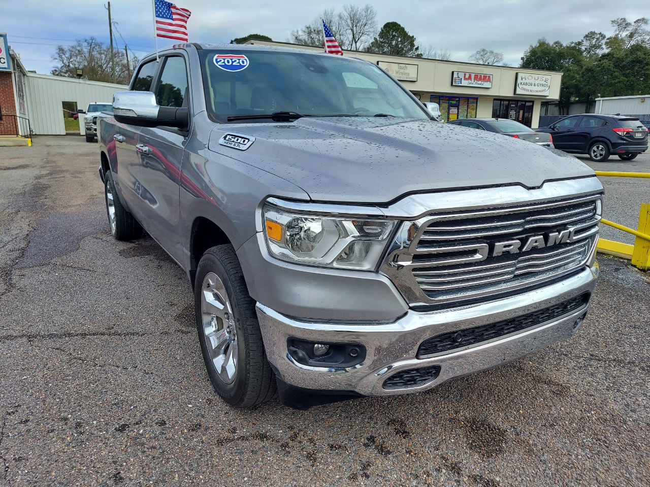 RAM 1500 Big Horn 4x4 Crew Cab 5'7" Box 2020