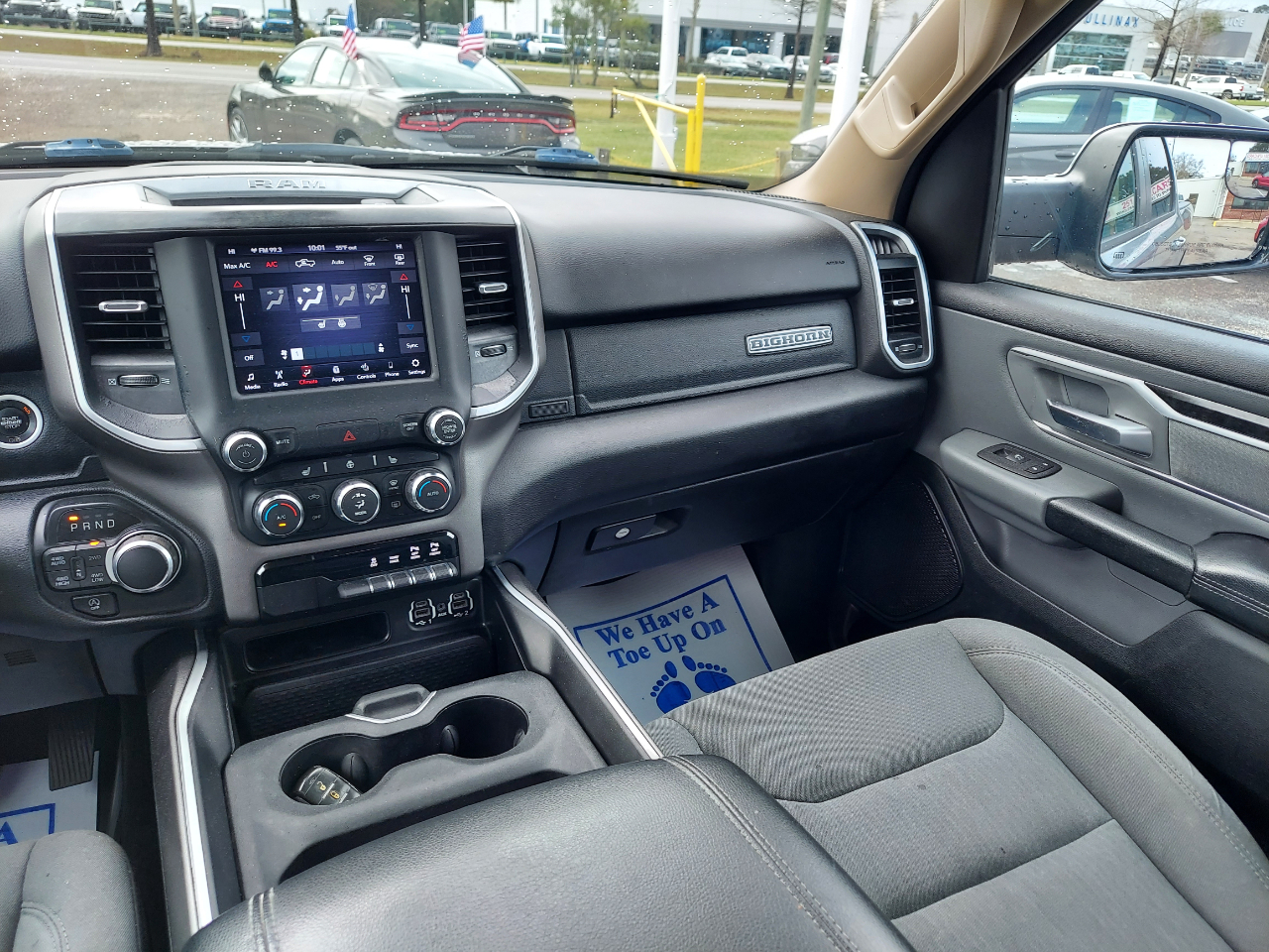 RAM 1500 Big Horn 4x4 Crew Cab 5'7" Box 2020