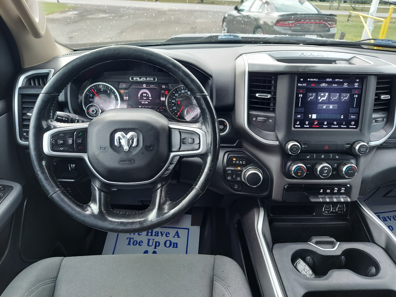 RAM 1500 Big Horn 4x4 Crew Cab 5'7" Box 2020