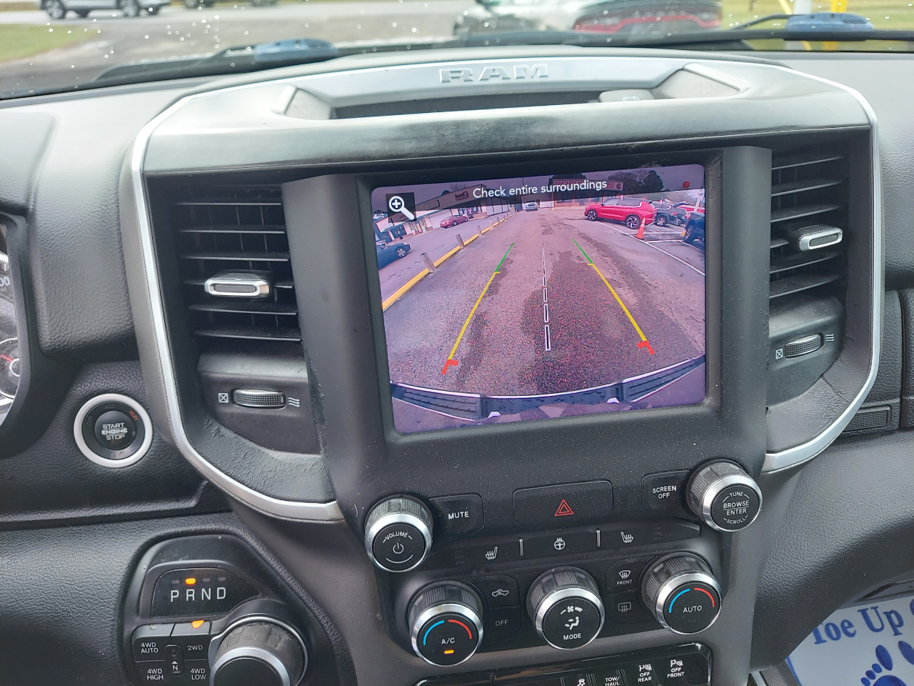 RAM 1500 Big Horn 4x4 Crew Cab 5'7" Box 2020