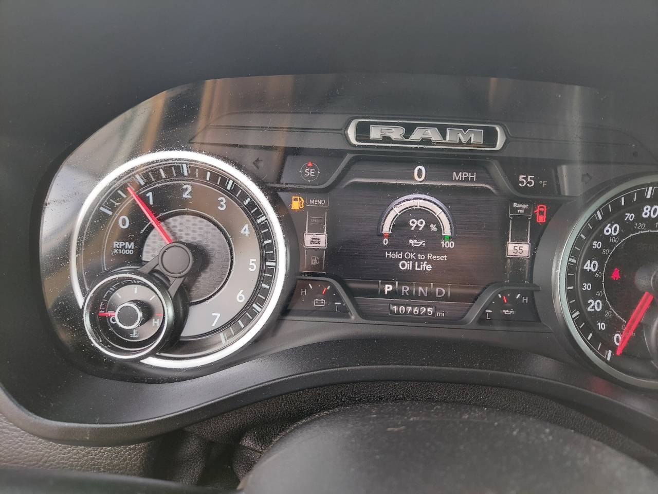 RAM 1500 Big Horn 4x4 Crew Cab 5'7" Box 2020