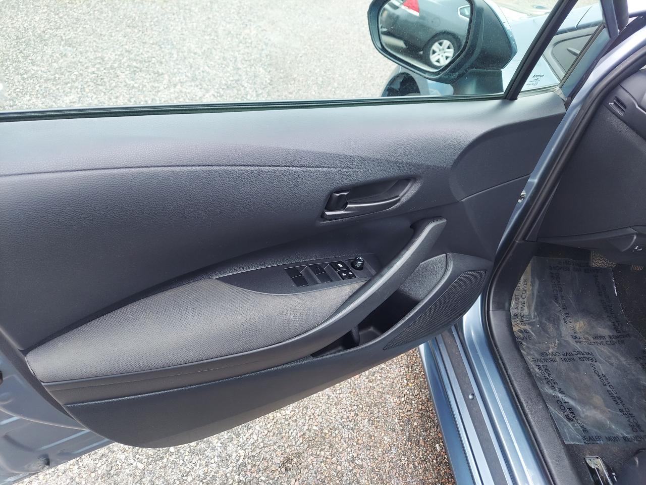 Toyota Corolla LE CVT (Natl) 2025