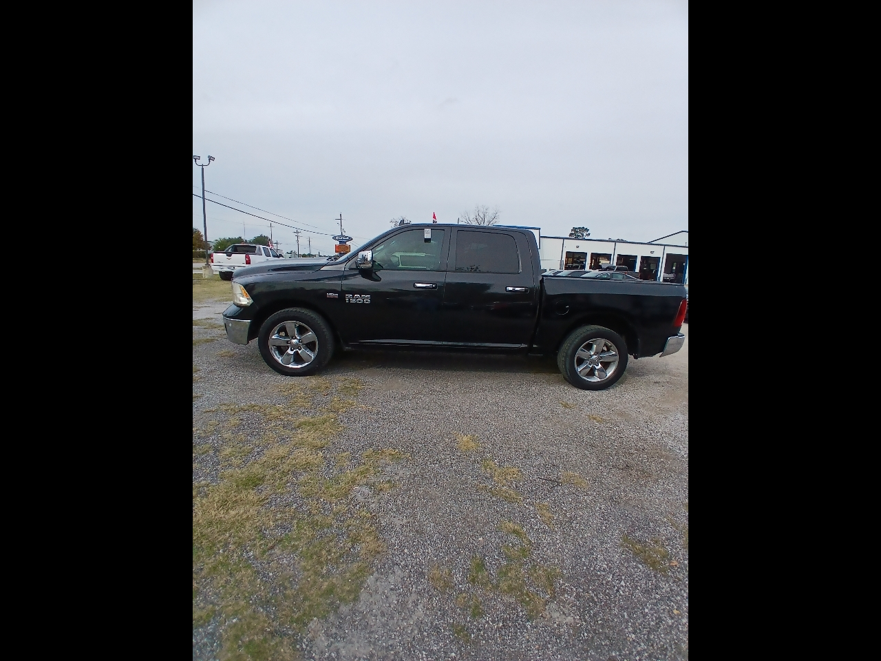 RAM 1500 SLT Crew Cab 2WD SWB 2016