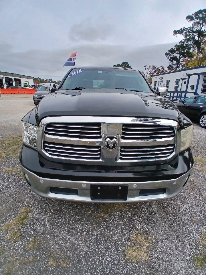 RAM 1500 SLT Crew Cab 2WD SWB 2016