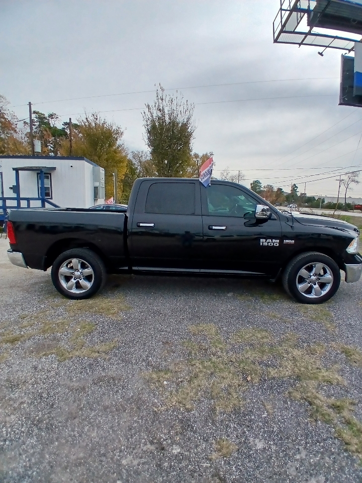 RAM 1500 SLT Crew Cab 2WD SWB 2016