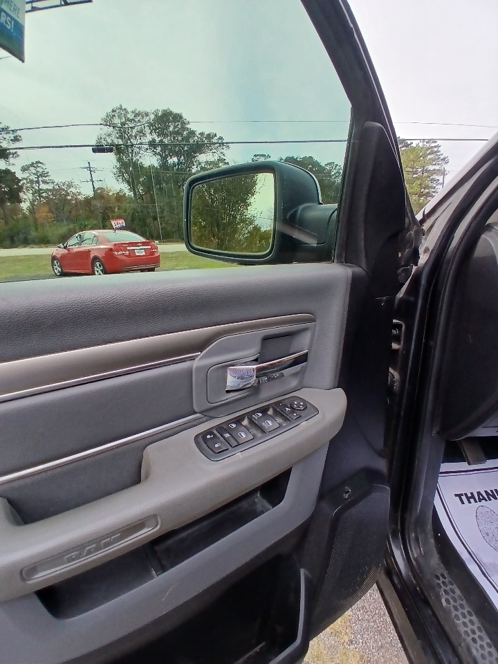 RAM 1500 SLT Crew Cab 2WD SWB 2016