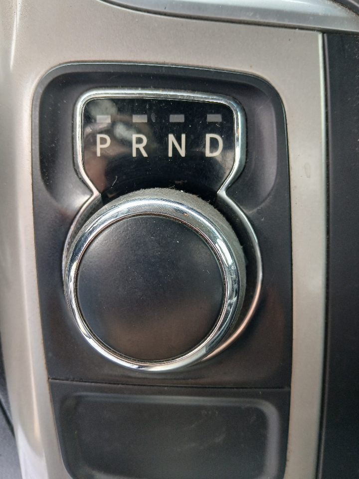 RAM 1500 SLT Crew Cab 2WD SWB 2016