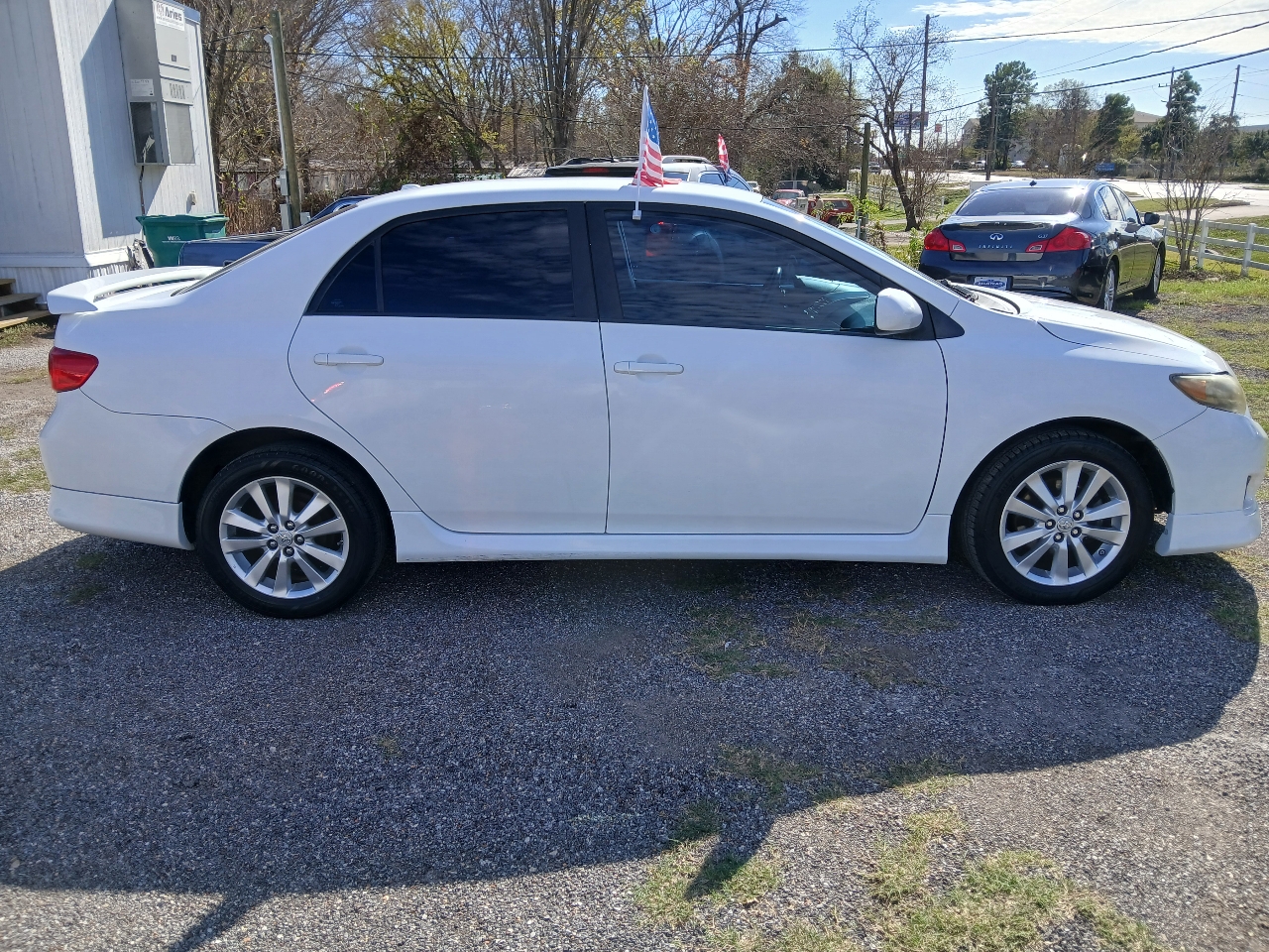 Toyota Corolla Base 4-Speed AT 2009