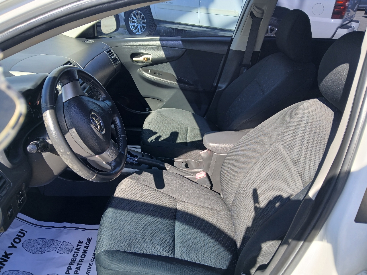 Toyota Corolla Base 4-Speed AT 2009