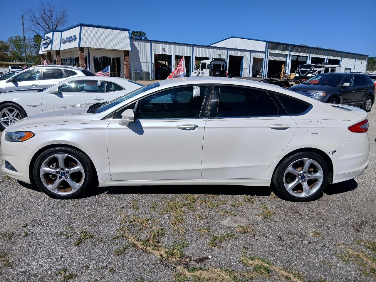 2016 Ford Fusion 4dr Sdn I4 SE