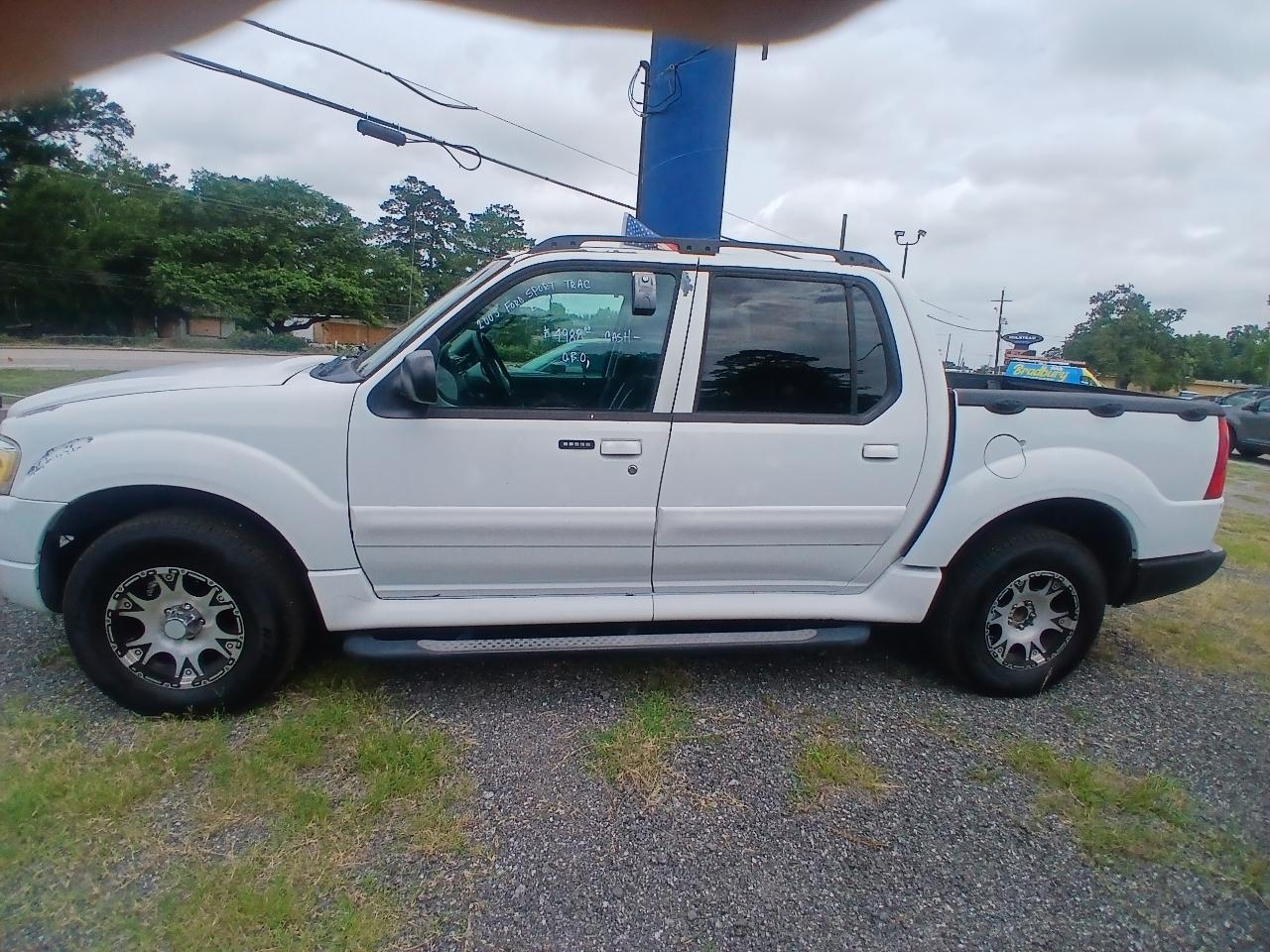 2005 Ford Explorer Sport Trac 4D SUV RWD