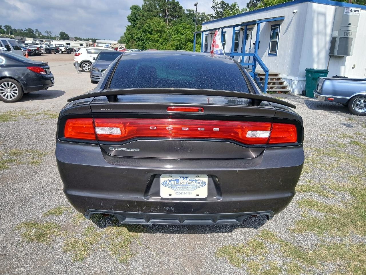 Dodge Charger 4dr Sdn SE RWD 2014