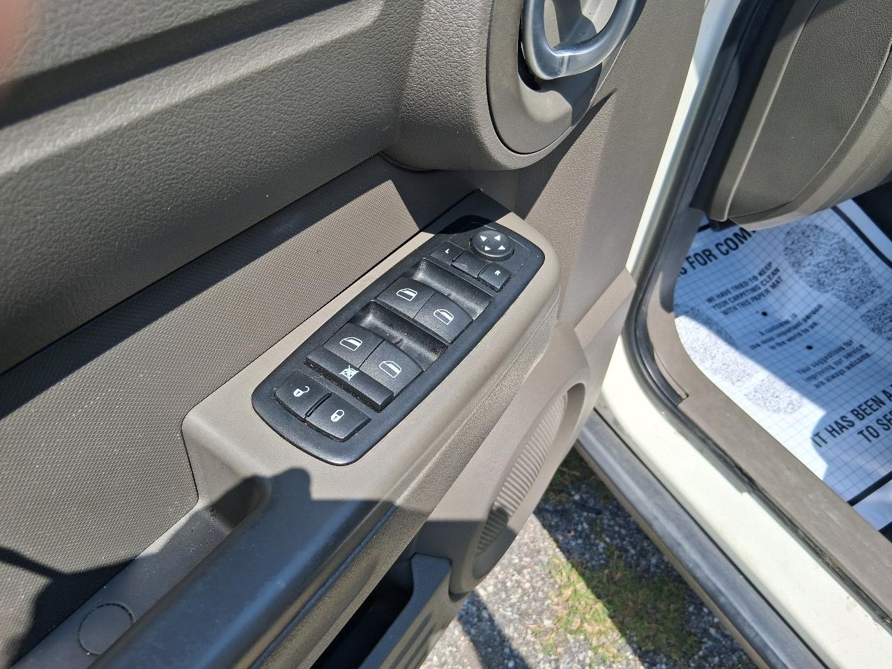 Dodge Nitro  2008