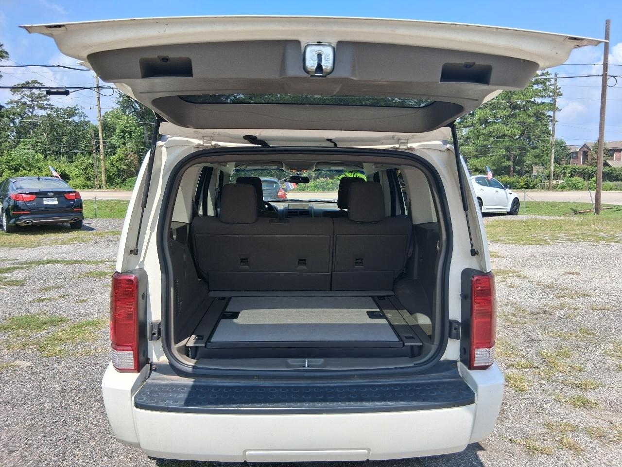Dodge Nitro  2008