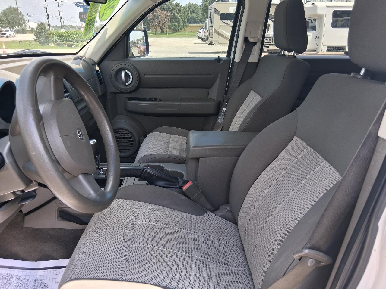 Dodge Nitro  2008