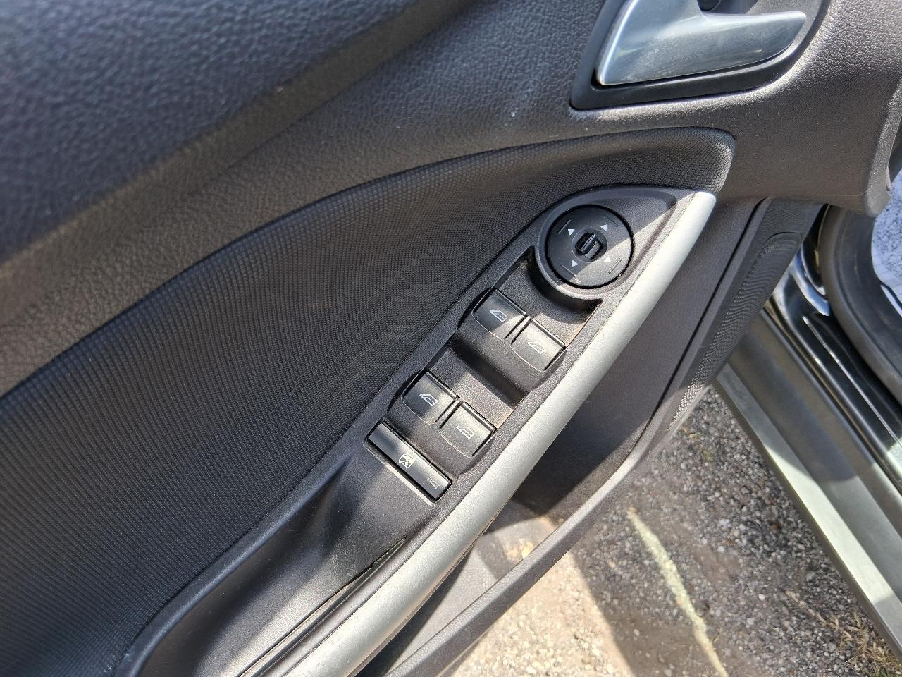 Ford FOCUS SE  2014