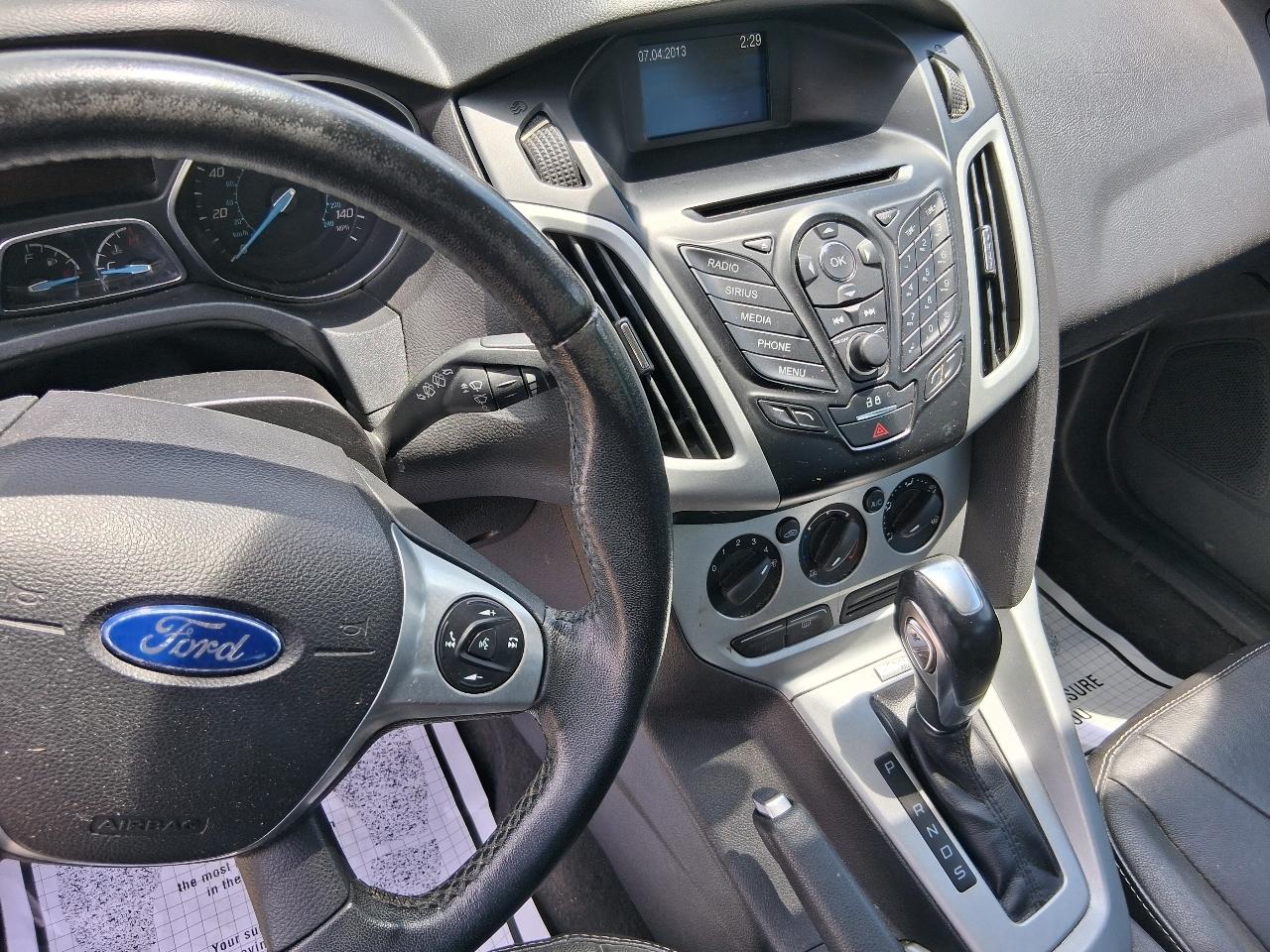 Ford FOCUS SE  2014
