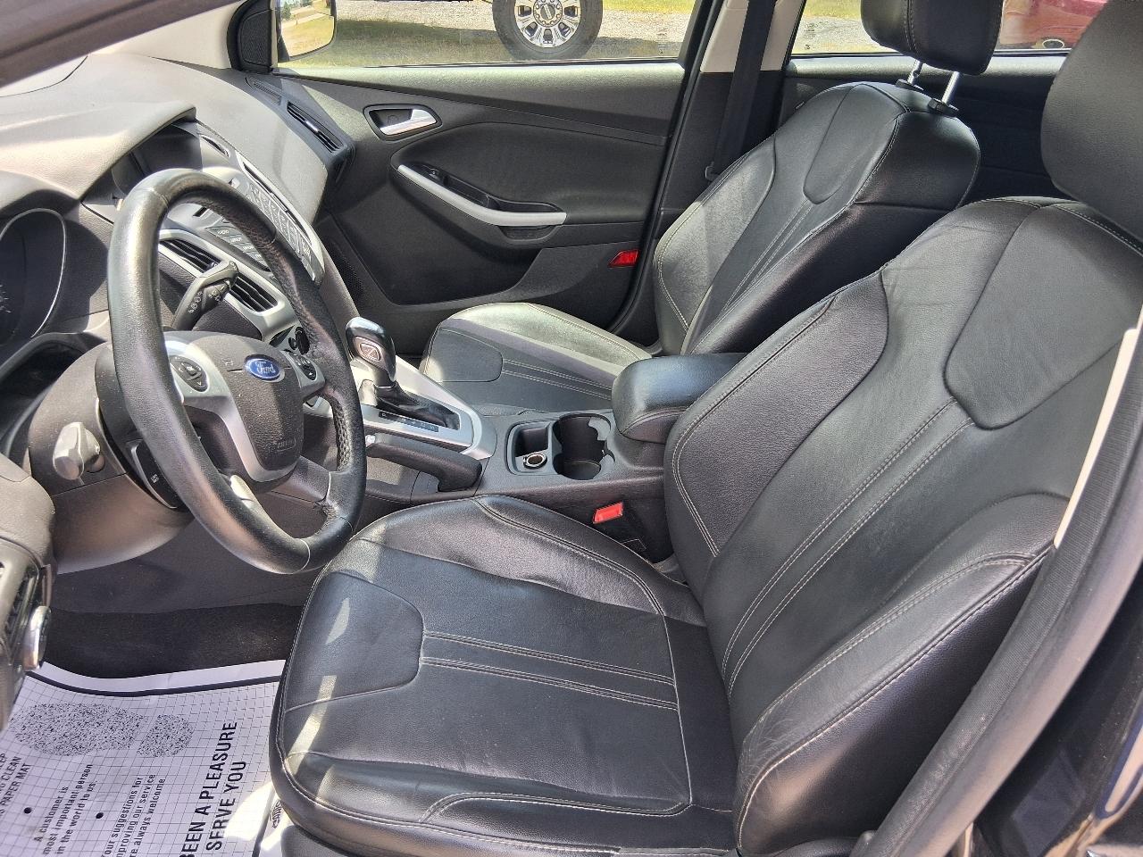 Ford FOCUS SE  2014