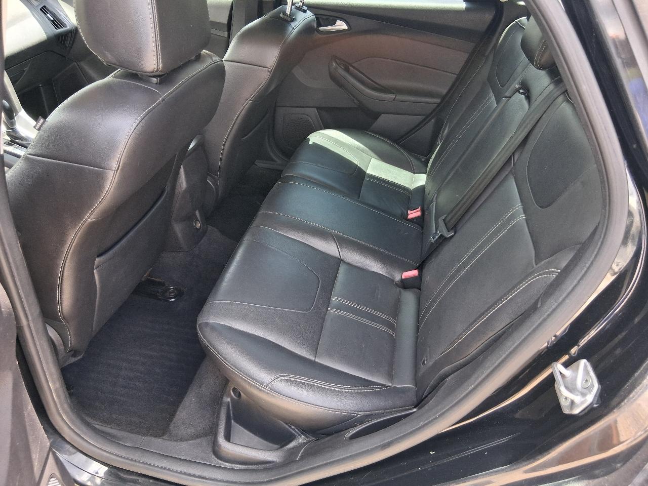 Ford FOCUS SE  2014