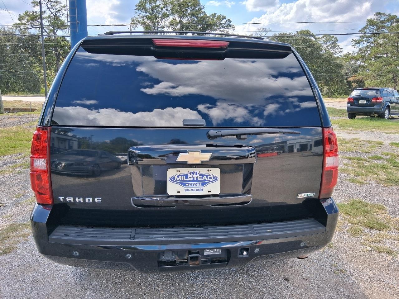 Chevrolet Tahoe 2WD 4dr 1500 LT 2011