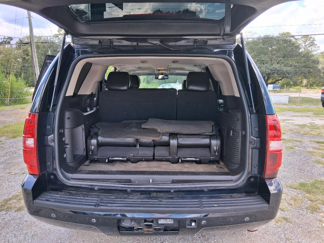 Chevrolet Tahoe 2WD 4dr 1500 LT 2011